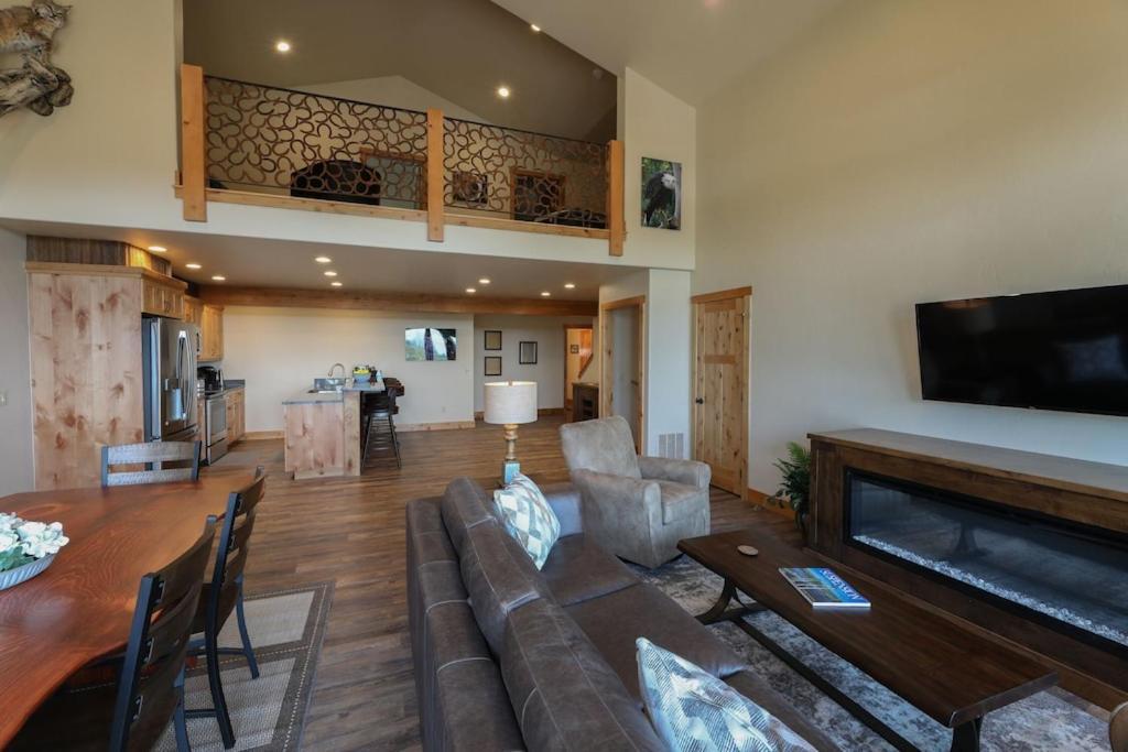 Townhome Next To Clubhouse In Exclusive Eagle Bend - The Glacier Bigfork Exteriér fotografie