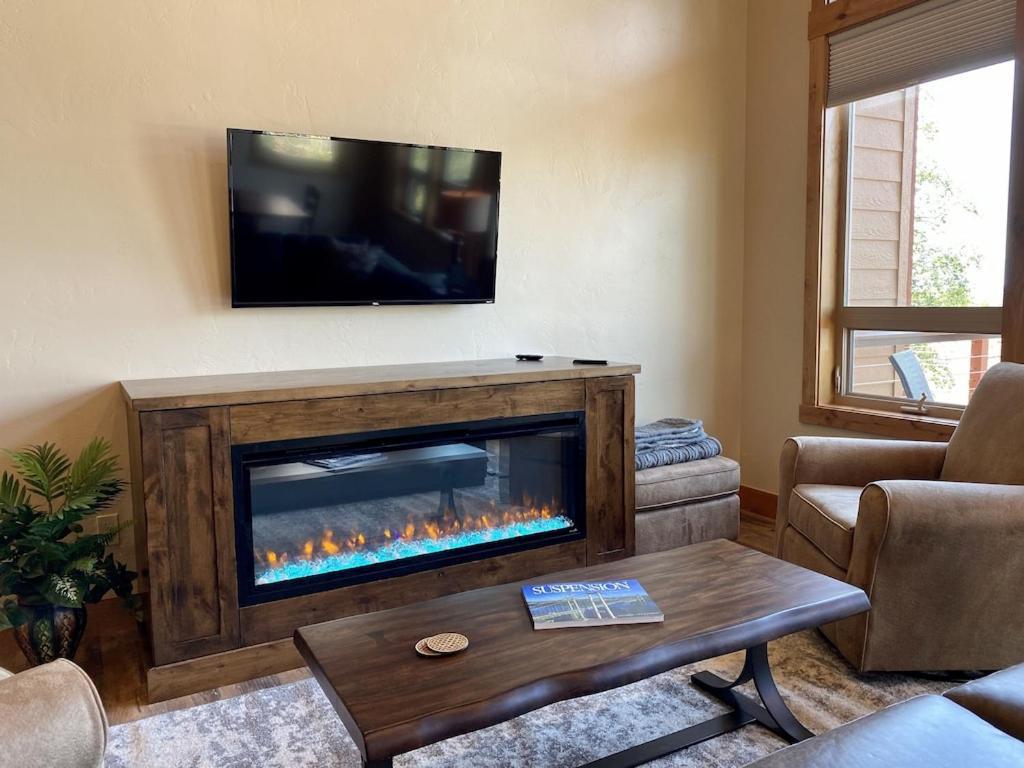 Townhome Next To Clubhouse In Exclusive Eagle Bend - The Glacier Bigfork Exteriér fotografie